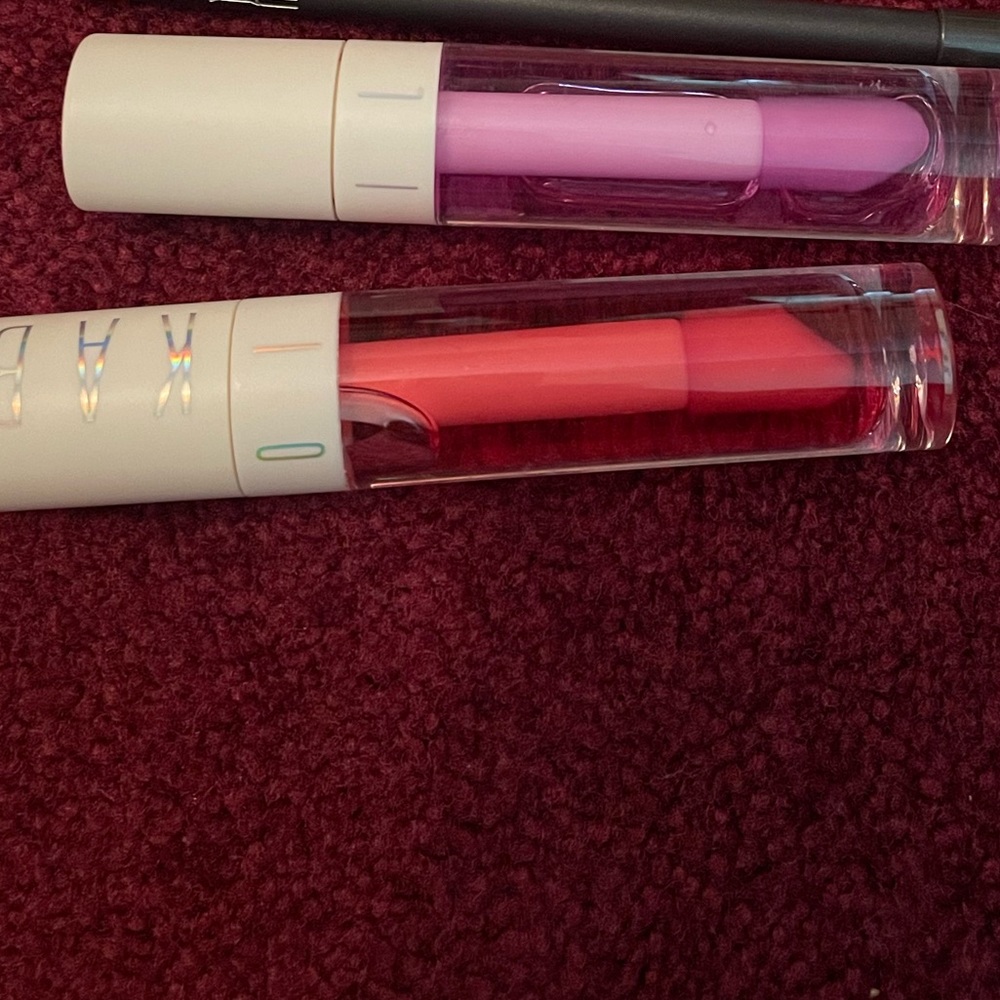 Kab lip oils